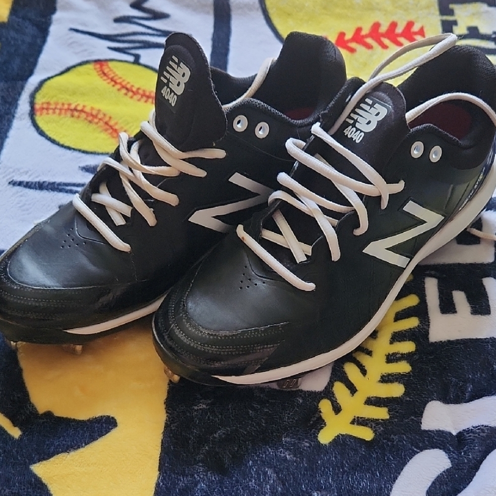 New Balance Black and White Athletic Shoes